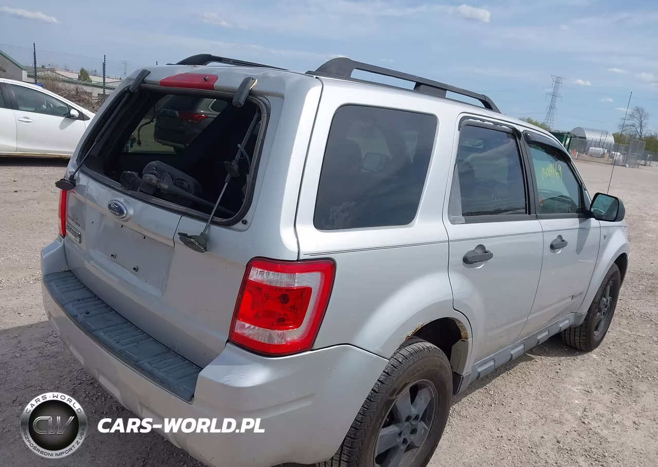 2008 Ford Escape Xlt VIN:1FMCU03128KA13916 - 4