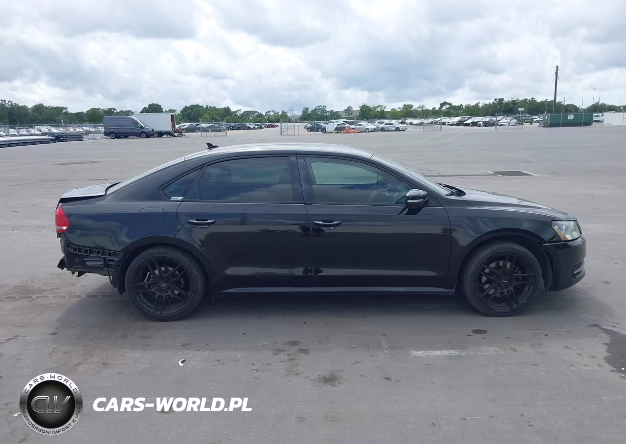 2015 Volkswagen Passat 1.8T Wolfsburg Edition VIN:1VWAT7A32FC043725 - 14