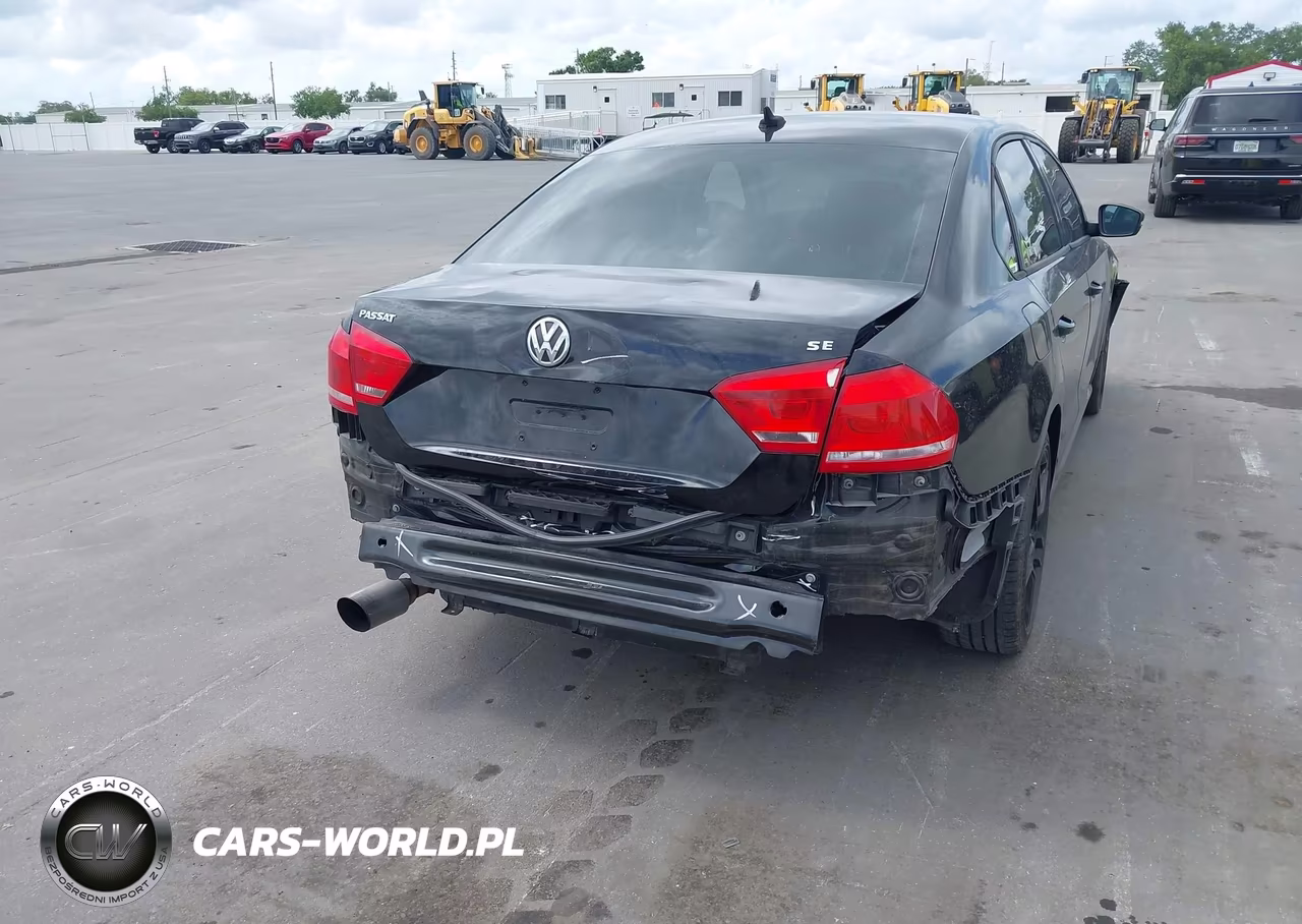 2015 Volkswagen Passat 1.8T Wolfsburg Edition VIN:1VWAT7A32FC043725 - 4