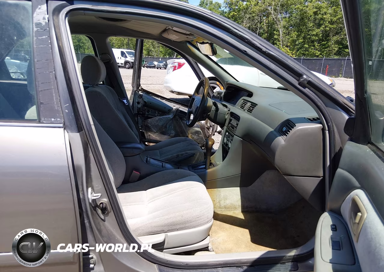 2001 Toyota Camry Le VIN:4T1BG22KX1U067628 - 5