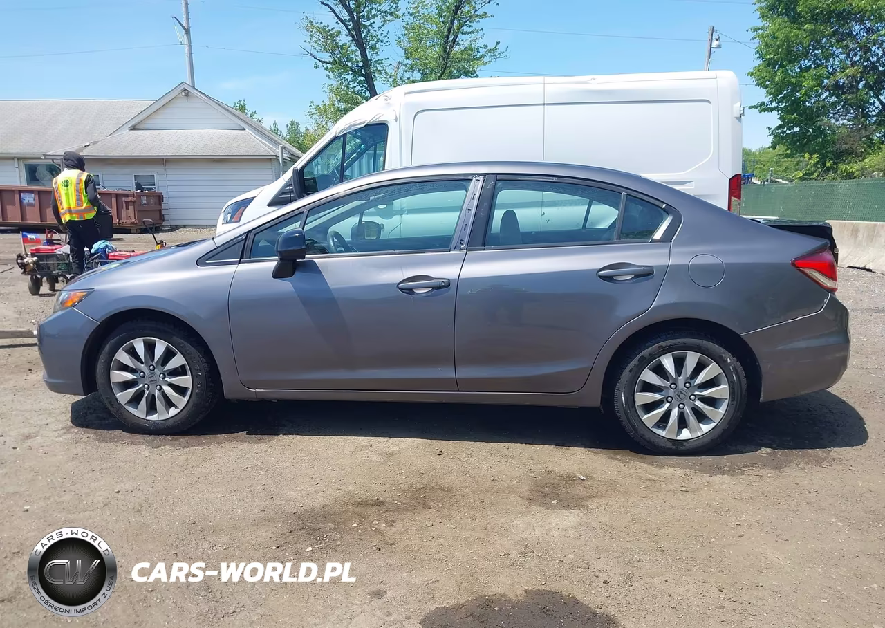 2015 HONDA CIVIC LX VIN:19XFB2F55FE233052 - 14