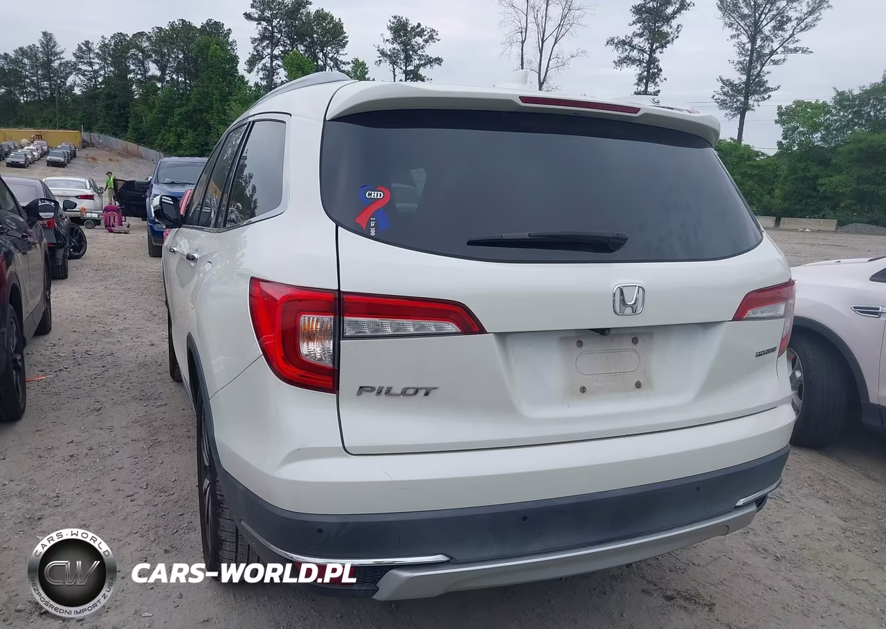 2019 Honda Pilot Touring VIN:5FNYF5H90KB018150 - 3