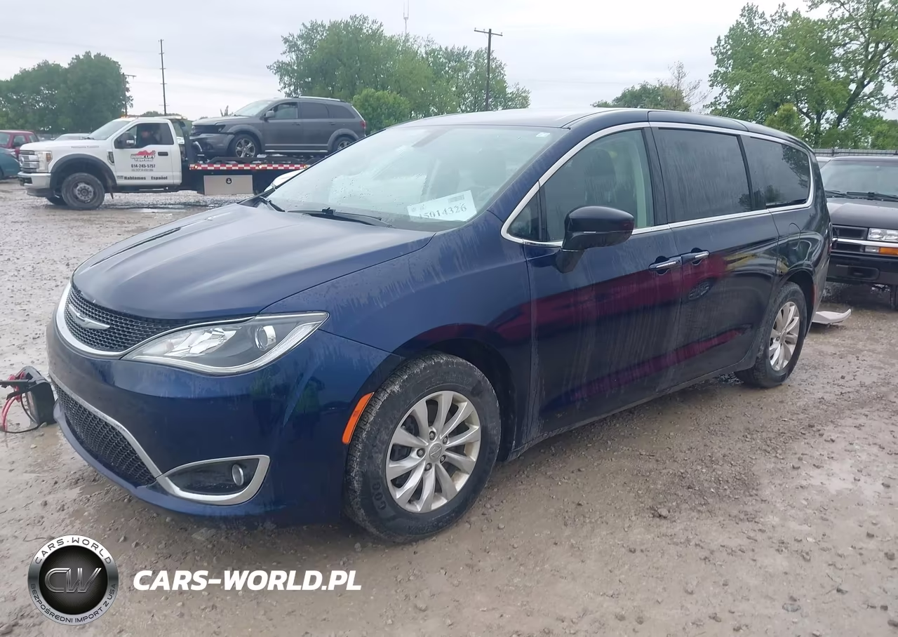 2018 Chrysler Pacifica Touring Plus VIN:2C4RC1FGXJR212226 - 2