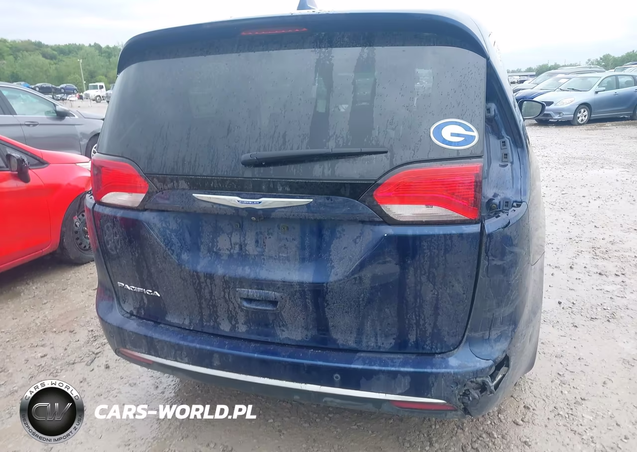 2018 Chrysler Pacifica Touring Plus VIN:2C4RC1FGXJR212226 - 6