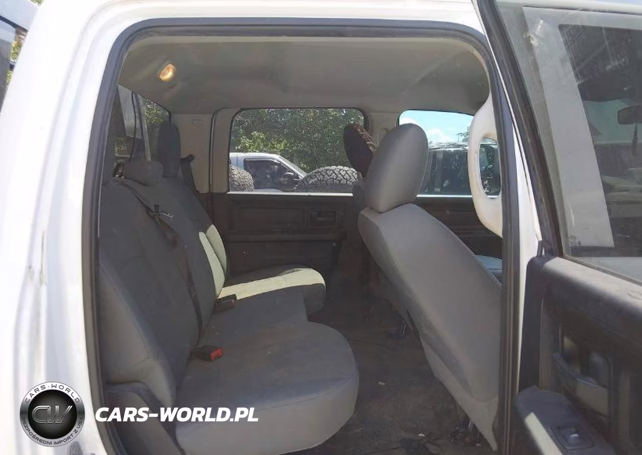 2018 Ram 3500 Chassis Tradesman-Slt-Laramie VIN:3C7WRTCL6JG286962 - 5
