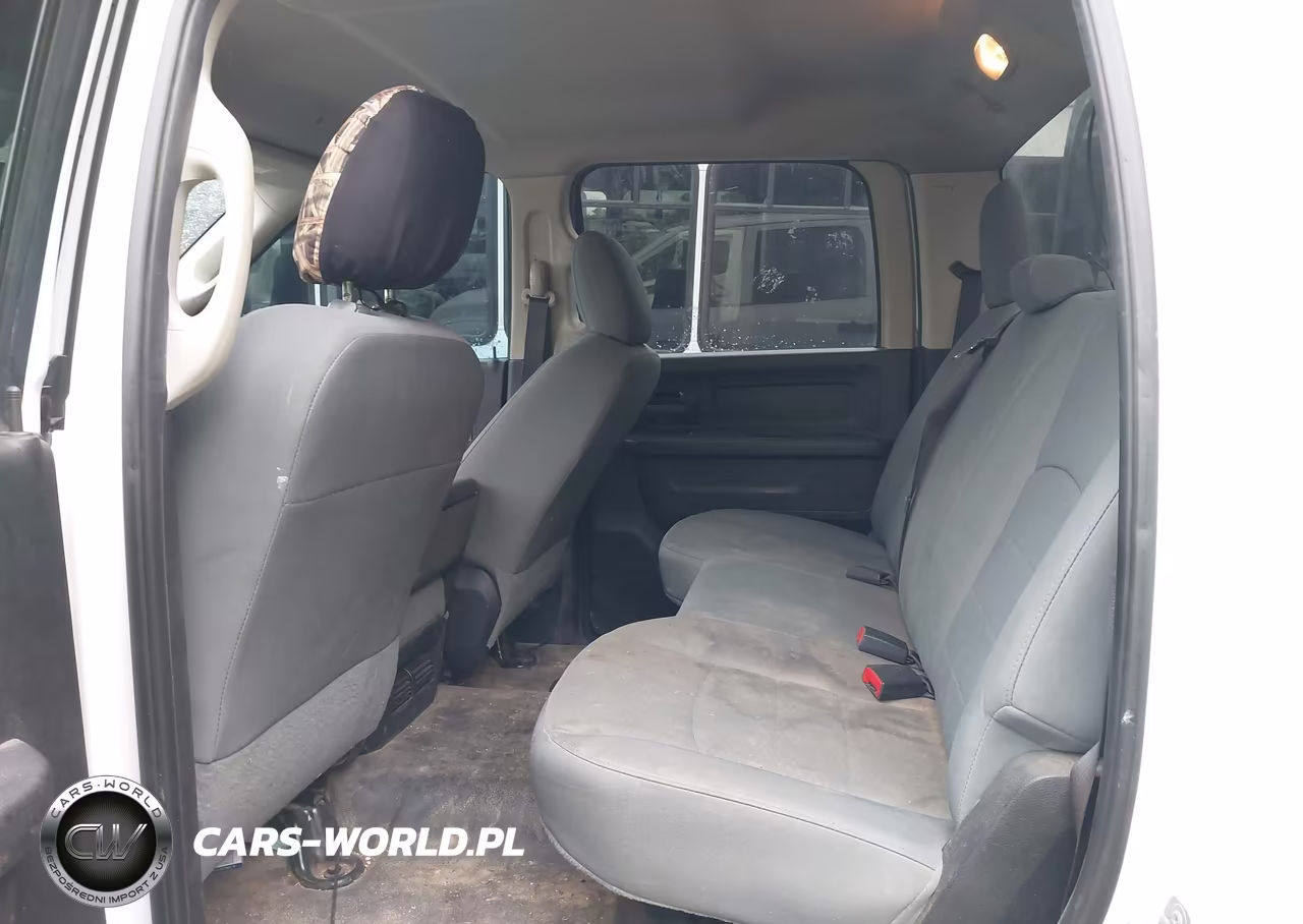 2018 Ram 3500 Chassis Tradesman-Slt-Laramie VIN:3C7WRTCL6JG286962 - 7