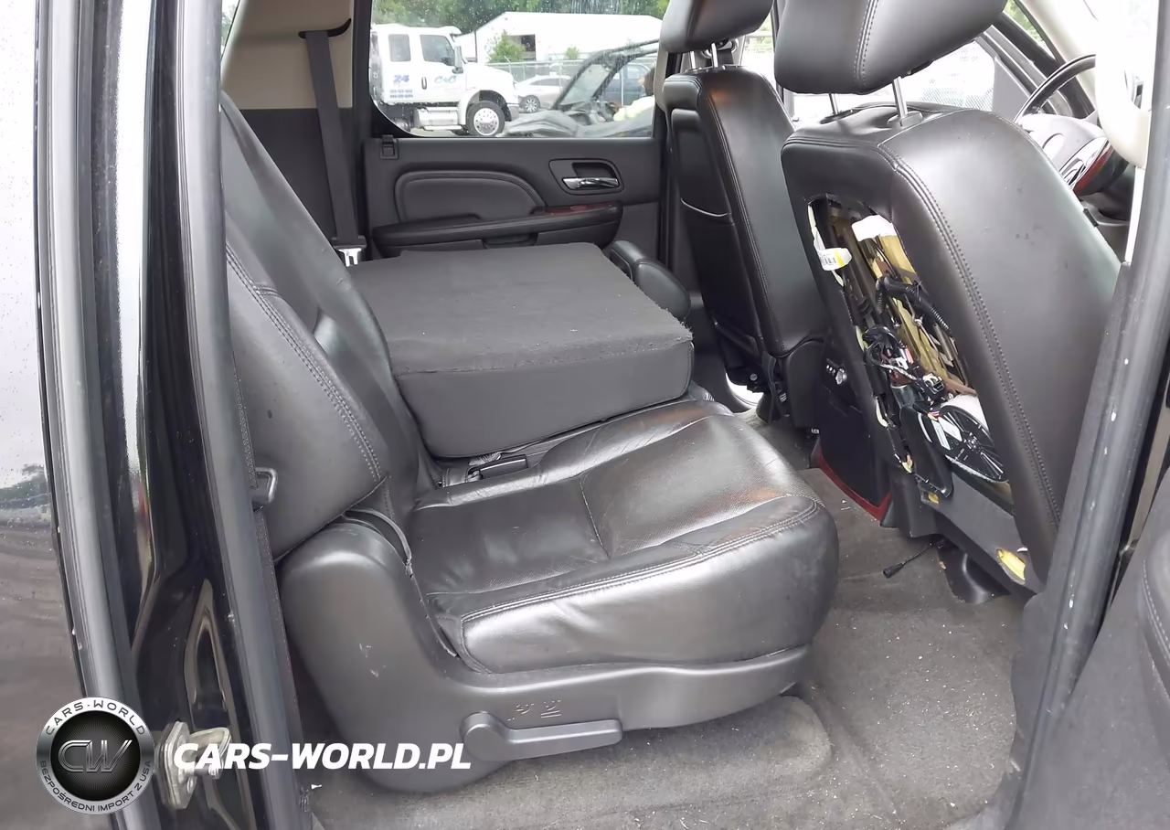 2010 Cadillac Escalade Esv Standard VIN:1GYUKGEFXAR144129 - 8