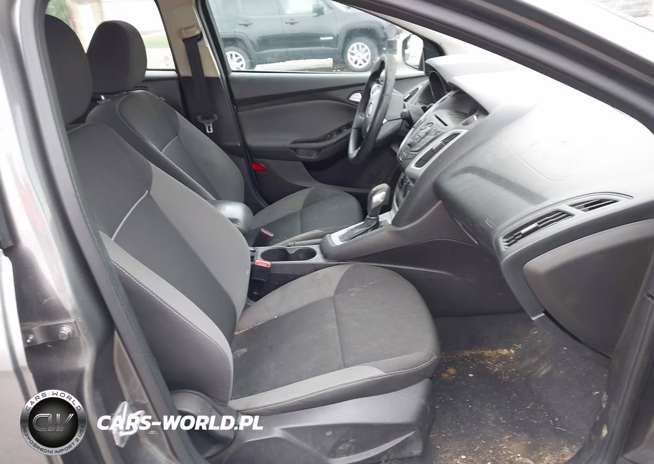 2014 Ford Focus Se VIN:1FADP3F26EL106360 - 5