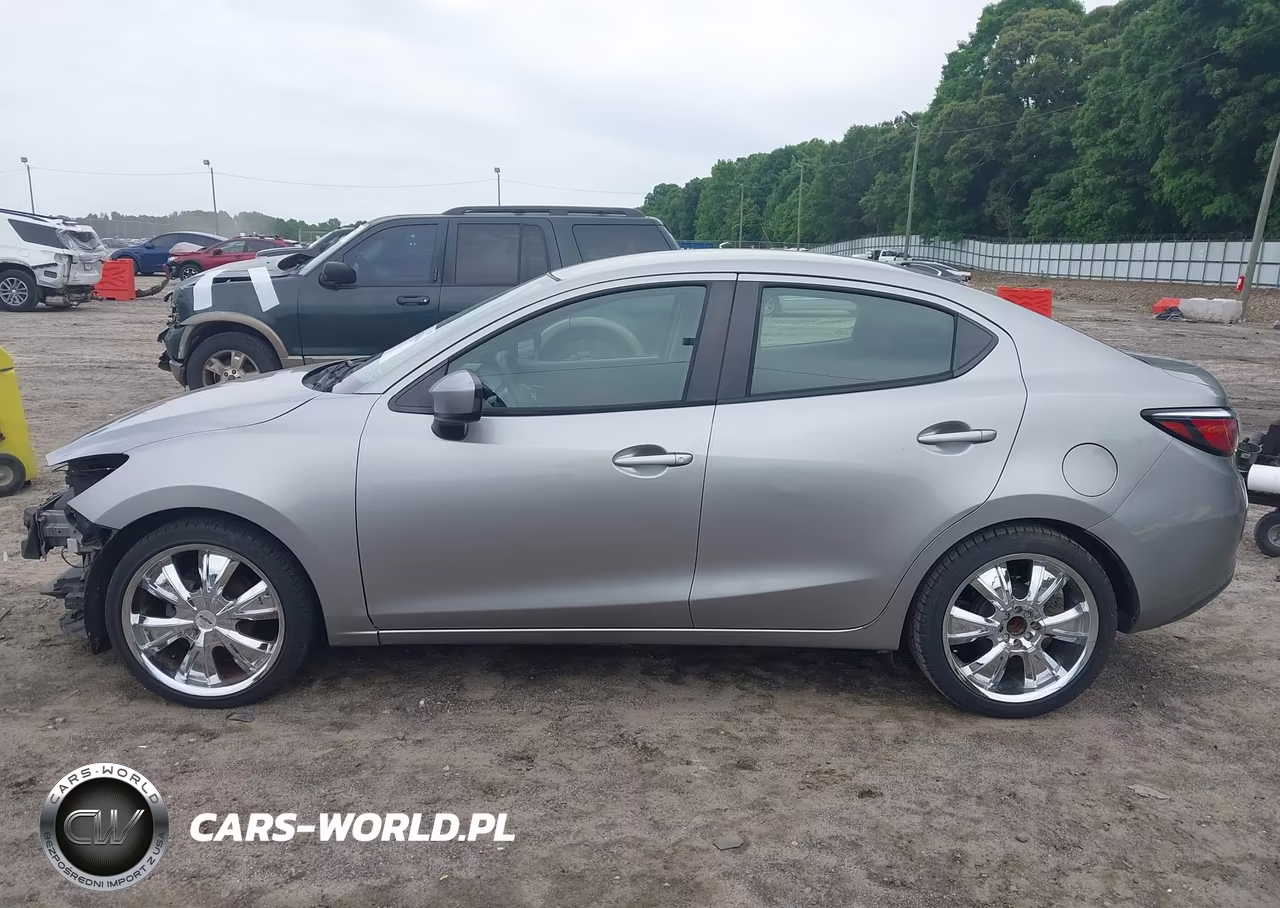 2016 Scion Ia VIN:3MYDLBZV2GY128552 - 15