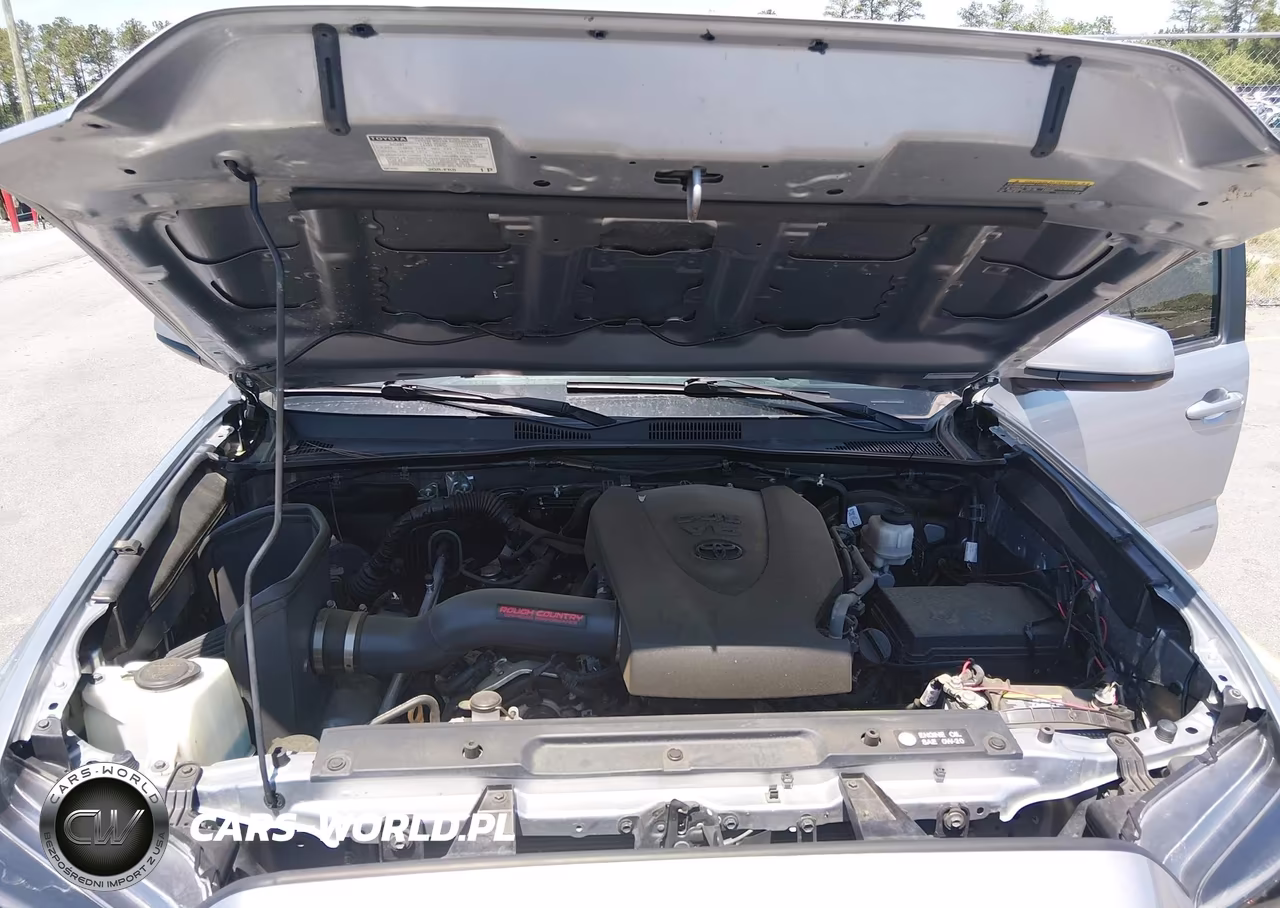 2018 Toyota Tacoma Sr5 V6 VIN:3TMAZ5CN3JM066992 - 10