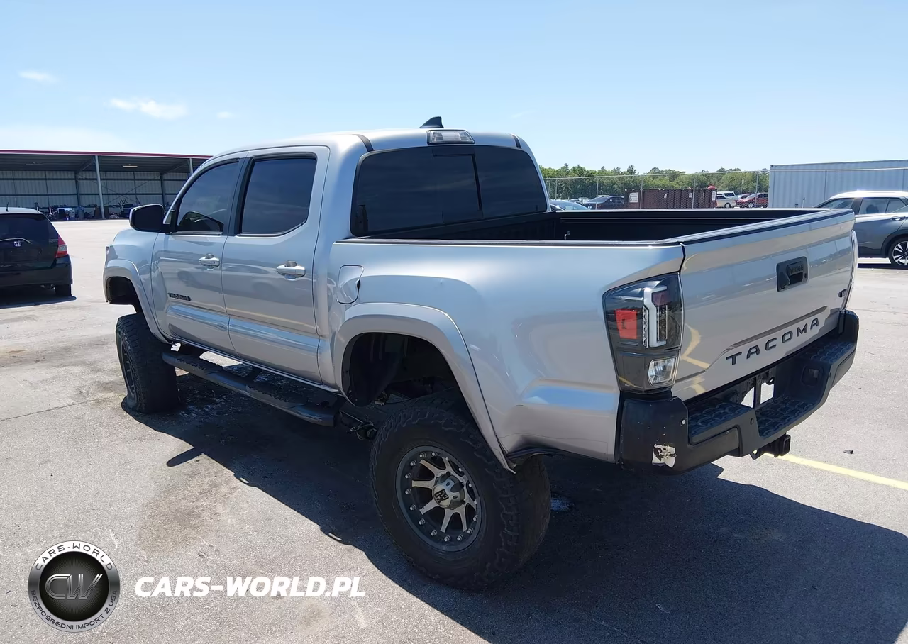 2018 Toyota Tacoma Sr5 V6 VIN:3TMAZ5CN3JM066992 - 3