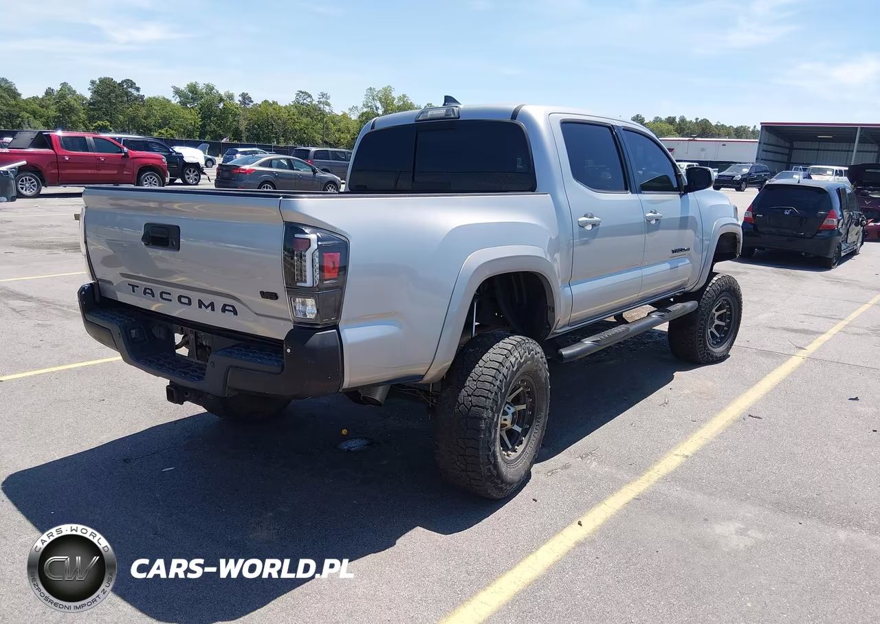 2018 Toyota Tacoma Sr5 V6 VIN:3TMAZ5CN3JM066992 - 4