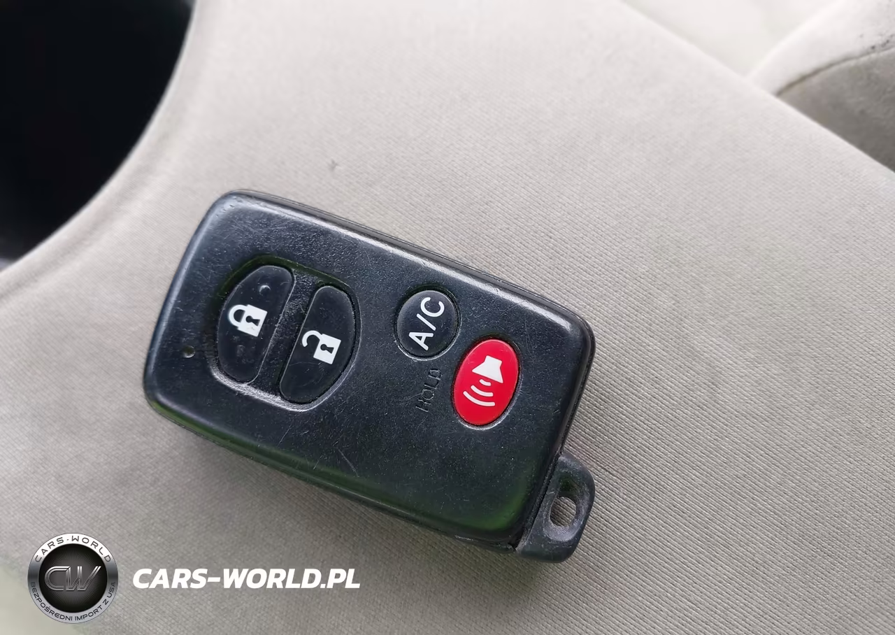 2012 Toyota Prius Two VIN:JTDKN3DU1C1602171 - 11