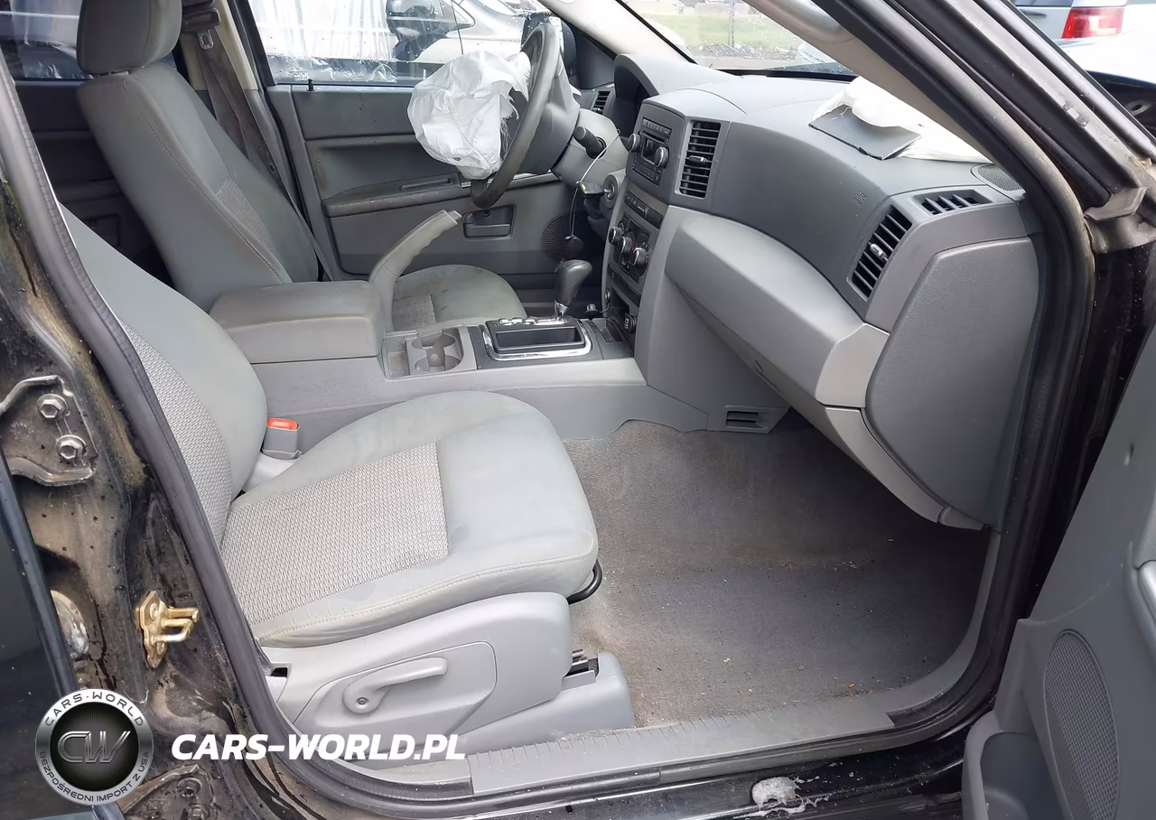 2007 Jeep Grand Cherokee Laredo VIN:1J8GR48K87C617729 - 5
