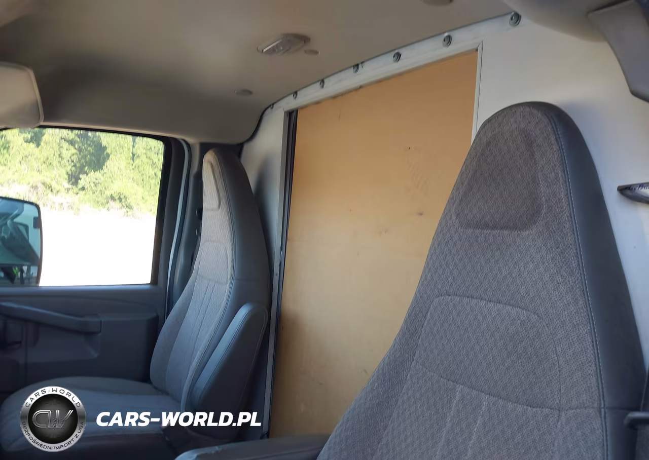 2017 Chevrolet Express Cutaway Work Van VIN:1GB3GRCG3H1101145 - 6
