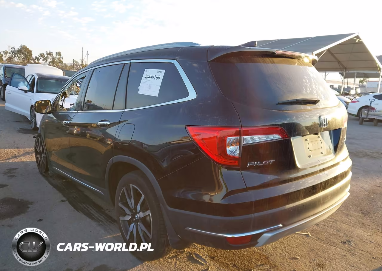 2019 Honda Pilot Touring VIN:5FNYF6H96KB072008 - 3