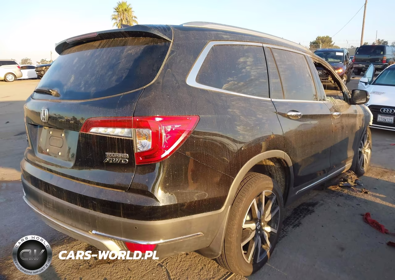 2019 Honda Pilot Touring VIN:5FNYF6H96KB072008 - 4