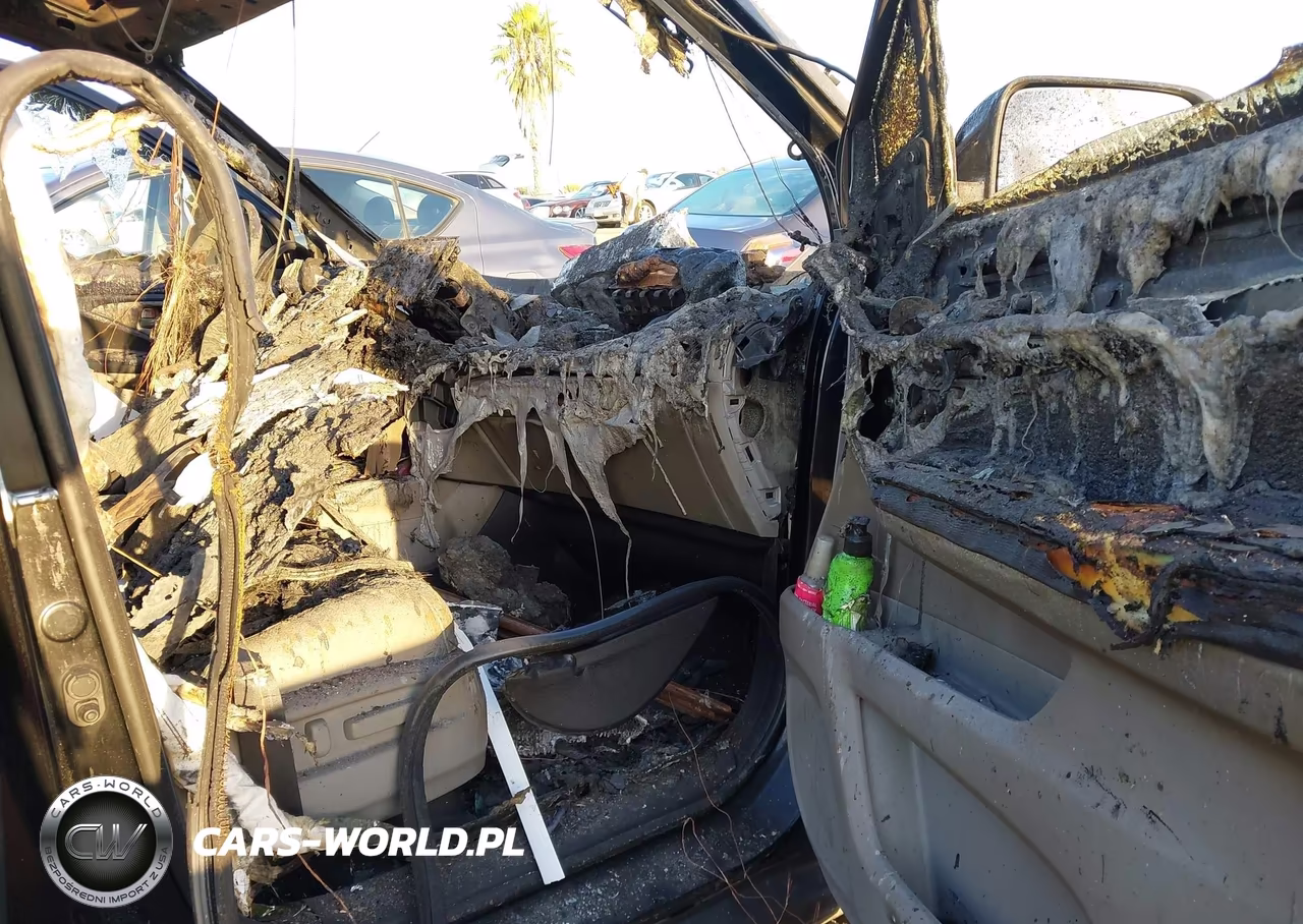 2019 Honda Pilot Touring VIN:5FNYF6H96KB072008 - 5