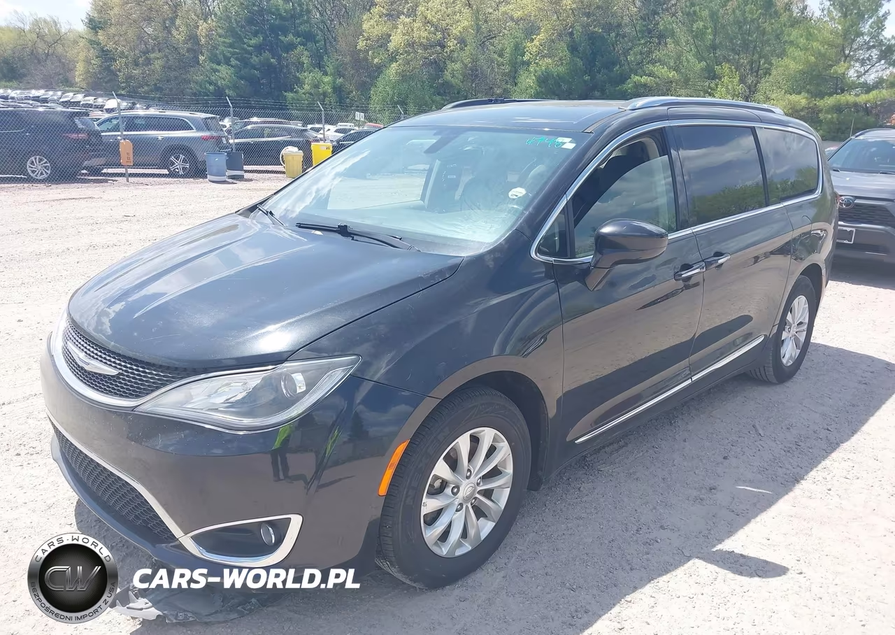 2019 Chrysler Pacifica Touring L VIN:2C4RC1BG1KR651550 - 2