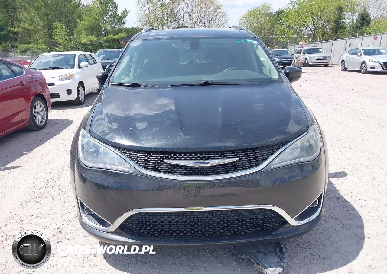 2019 Chrysler Pacifica Touring L VIN:2C4RC1BG1KR651550 - 6