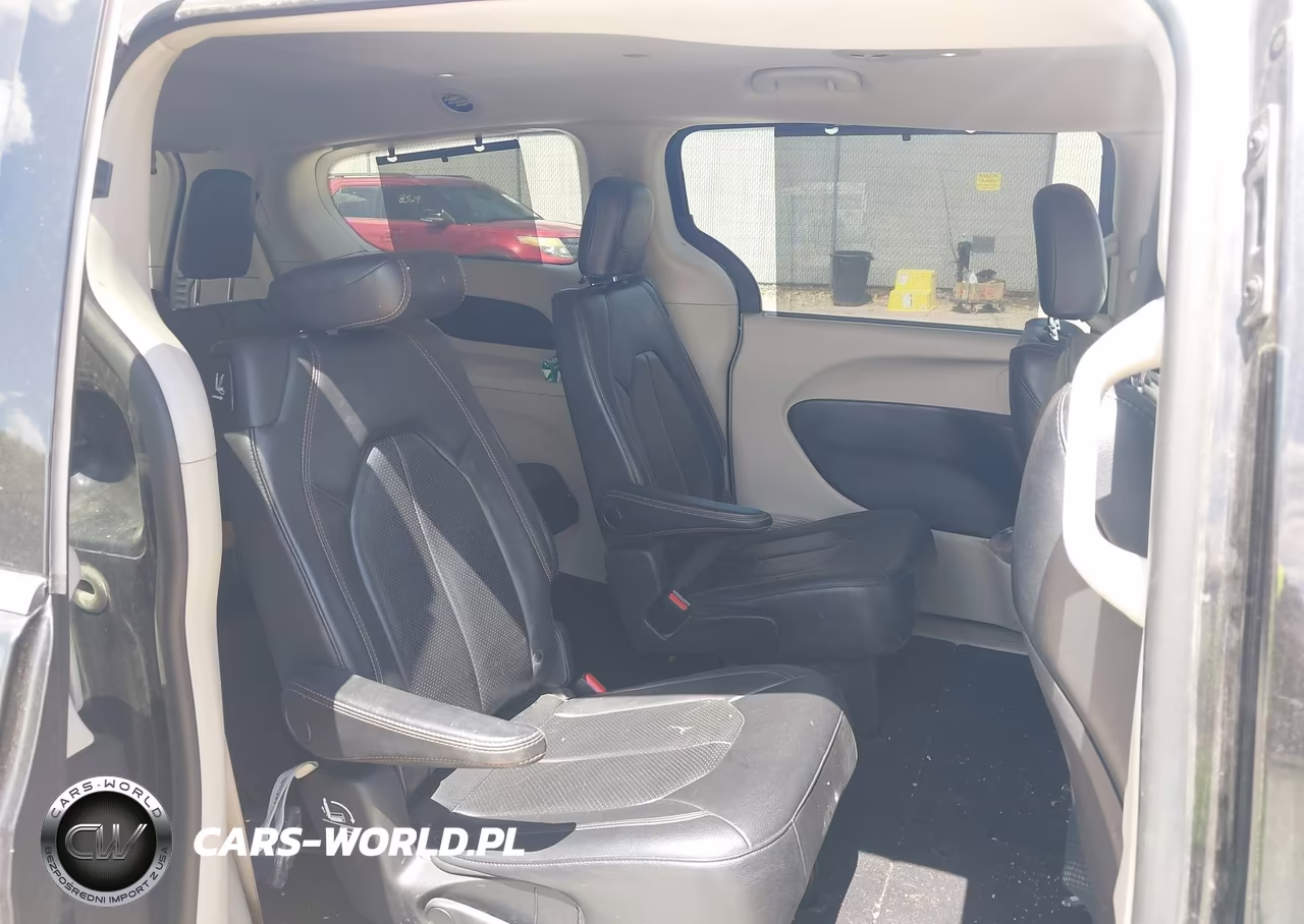 2019 Chrysler Pacifica Touring L VIN:2C4RC1BG1KR651550 - 8