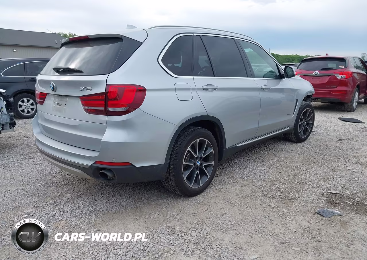 2017 BMW X5 xDrive35I VIN:5UXKR0C5XH0U51274 - 4