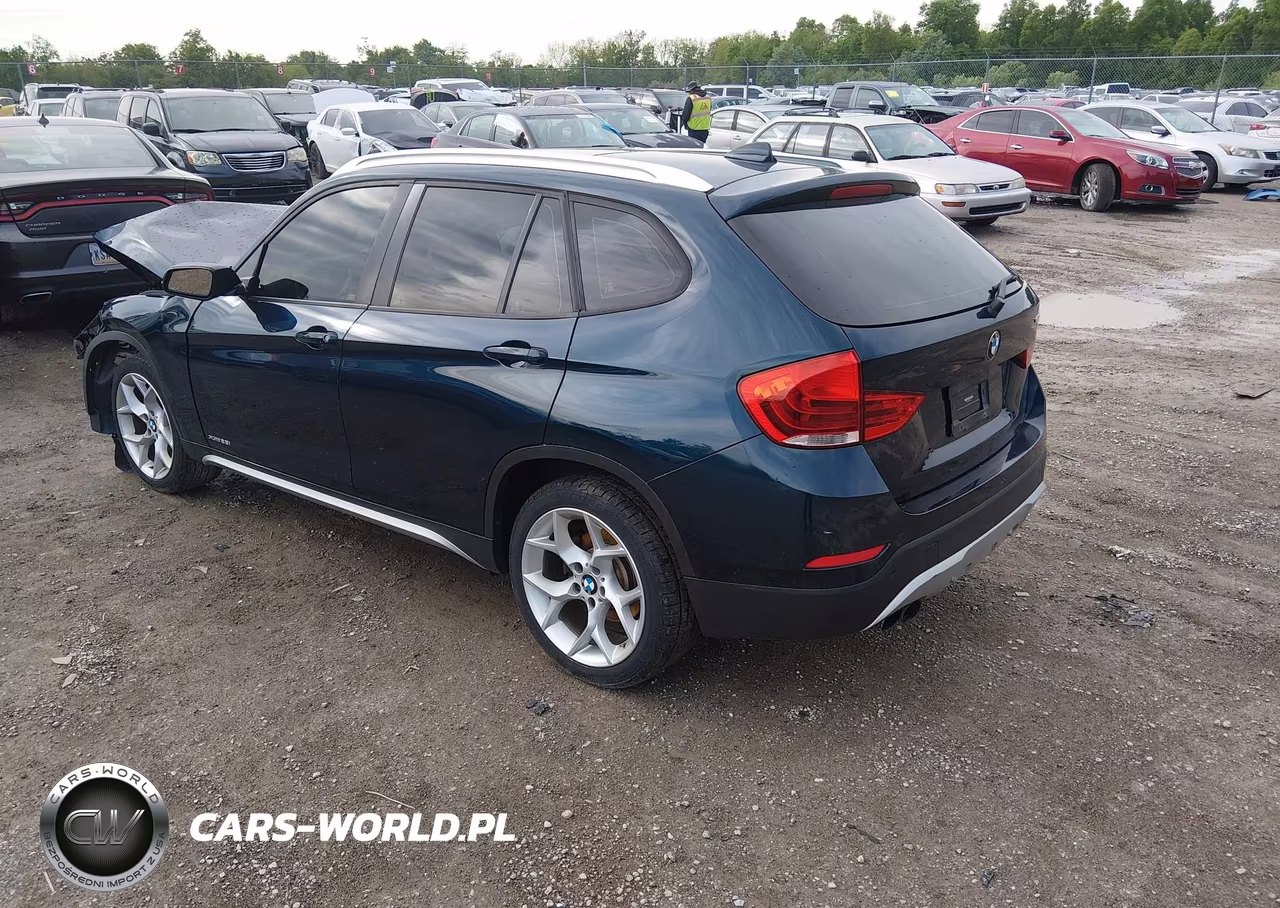 2014 BMW X1 xDrive28I VIN:WBAVL1C55EVY23105 - 3