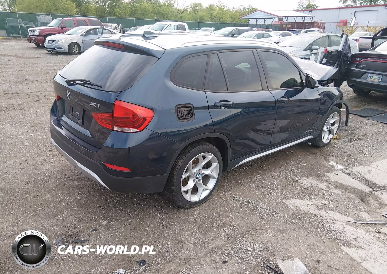 2014 BMW X1 xDrive28I VIN:WBAVL1C55EVY23105 - 4