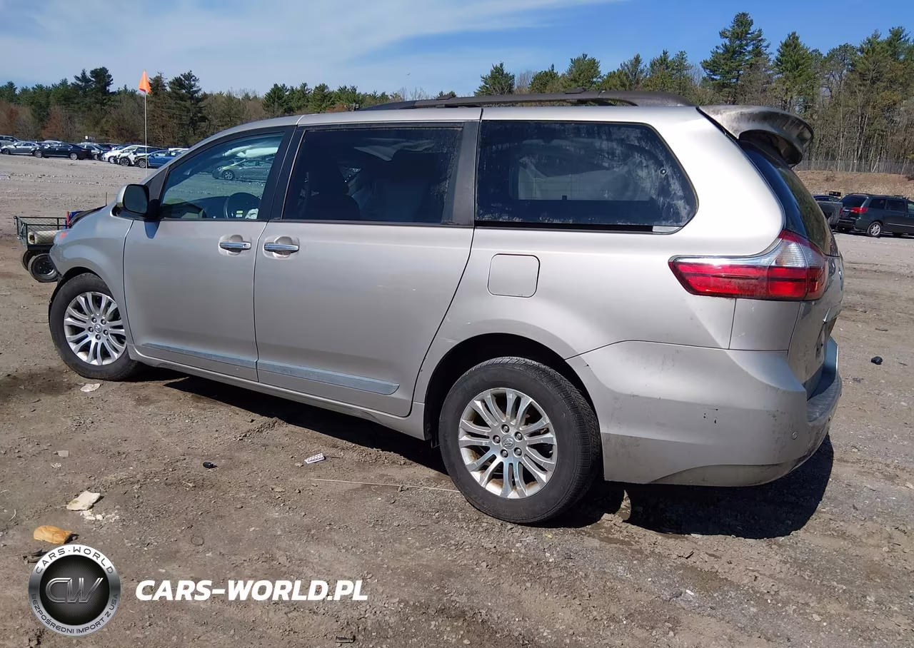 2017 Toyota Sienna Xle 8 Passenger VIN:5TDYZ3DC9HS817720 - 3
