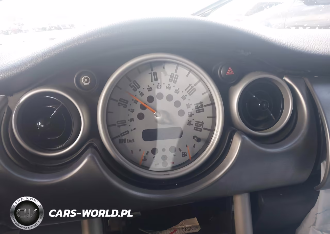 2002 Mini Cooper S VIN:WMWRE33402TD55518 - 7
