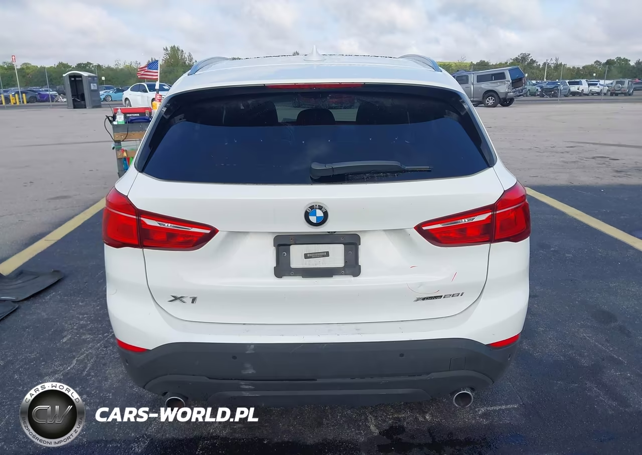 2018 BMW X1 xDrive28I VIN:WBXHT3C32J5L30618 - 16