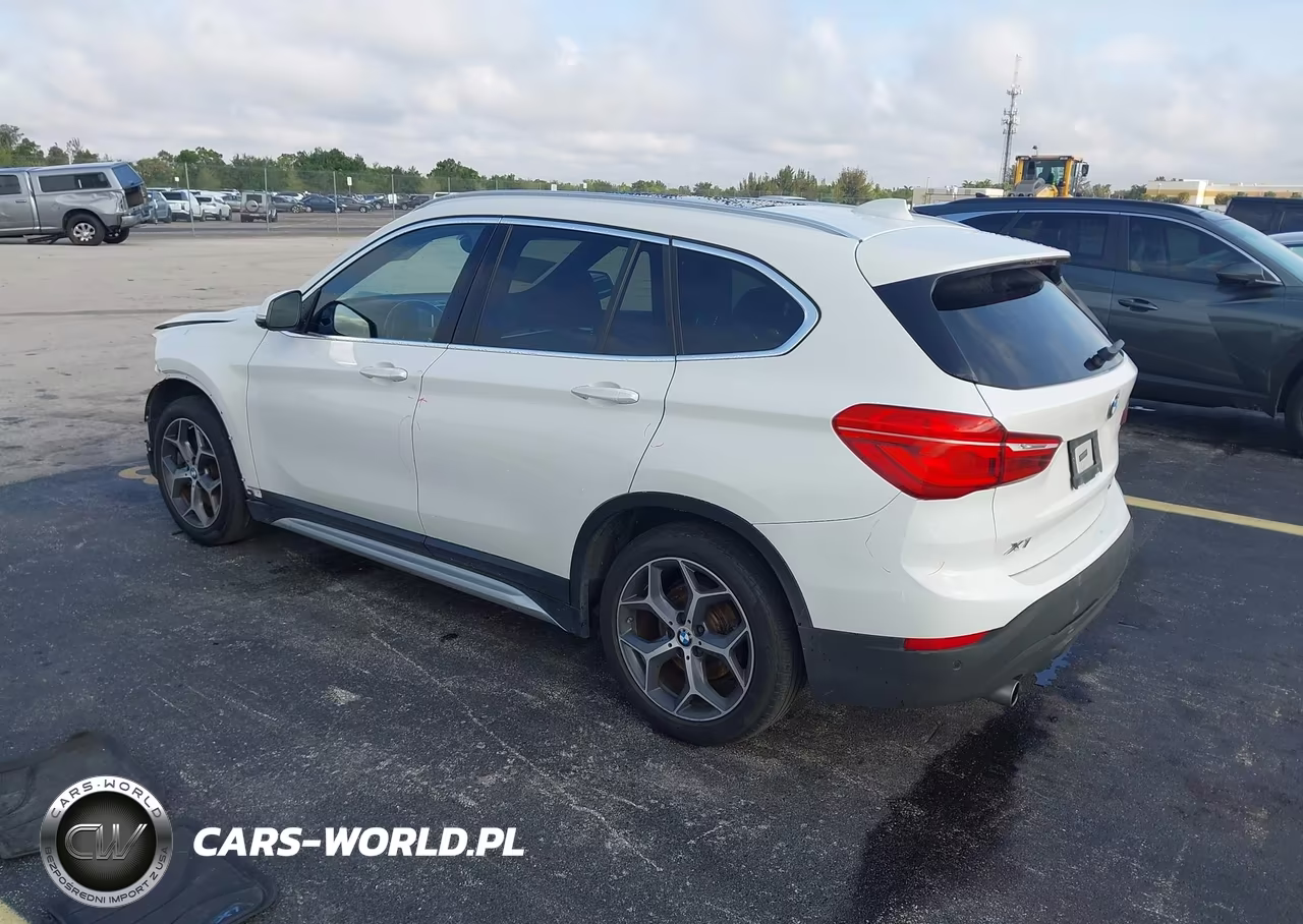 2018 BMW X1 xDrive28I VIN:WBXHT3C32J5L30618 - 3