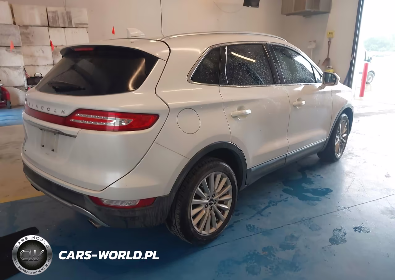 2019 Lincoln Mkc Standard VIN:5LMCJ1C98KUL07818 - 4