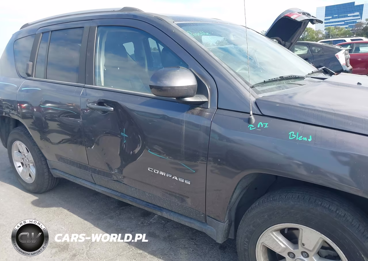 2016 Jeep Compass Latitude VIN:1C4NJCEA3GD666438 - 6