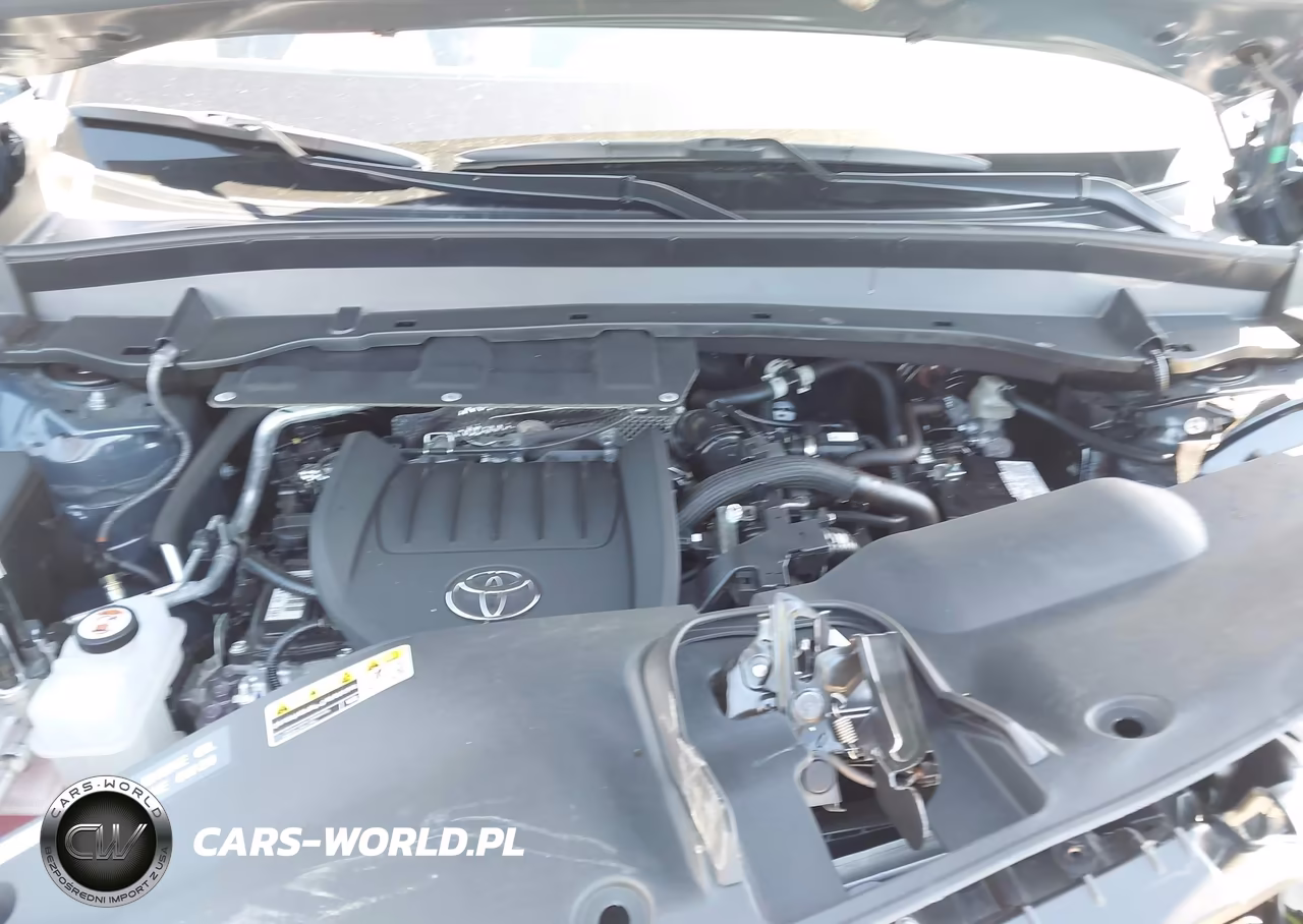 2025 Toyota Grand Highlander Xle VIN:5TDAAAB50SS077645 - 10