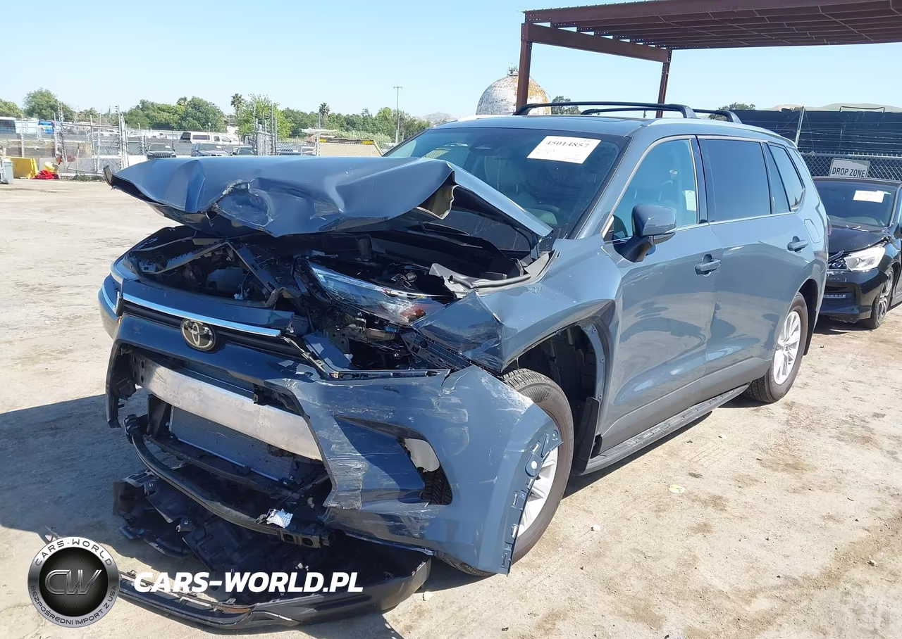 2025 Toyota Grand Highlander Xle VIN:5TDAAAB50SS077645 - 2