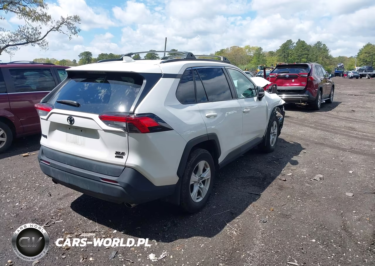 2021 Toyota Rav4 Xle VIN:2T3P1RFV2MC232072 - 4