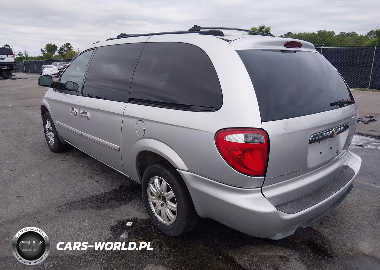 2005 Chrysler Town & Country Touring VIN:2C8GP54L95R541670 - 3