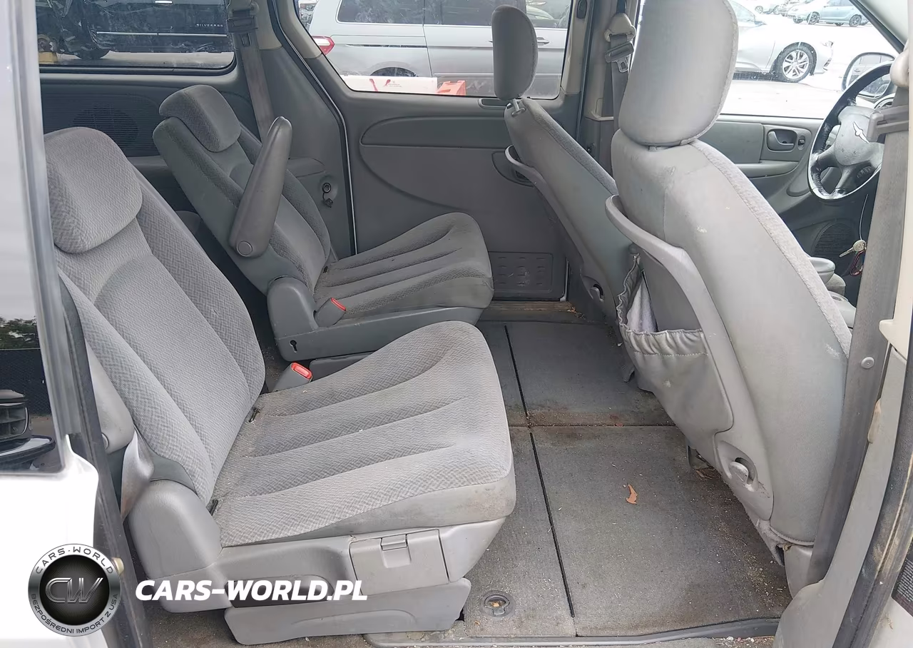 2005 Chrysler Town & Country Touring VIN:2C8GP54L95R541670 - 8