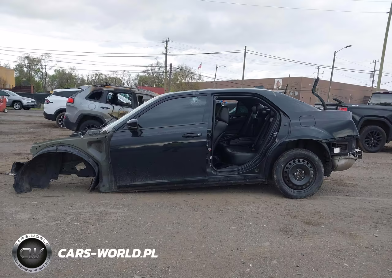 2016 Chrysler 300 VIN:2C3CCAGG1GH296573 - 14