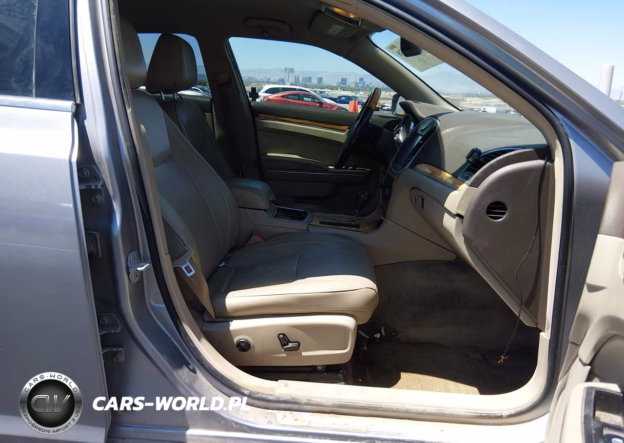 2014 Chrysler 300C Awd VIN:2C3CCAKT3EH170037 - 5