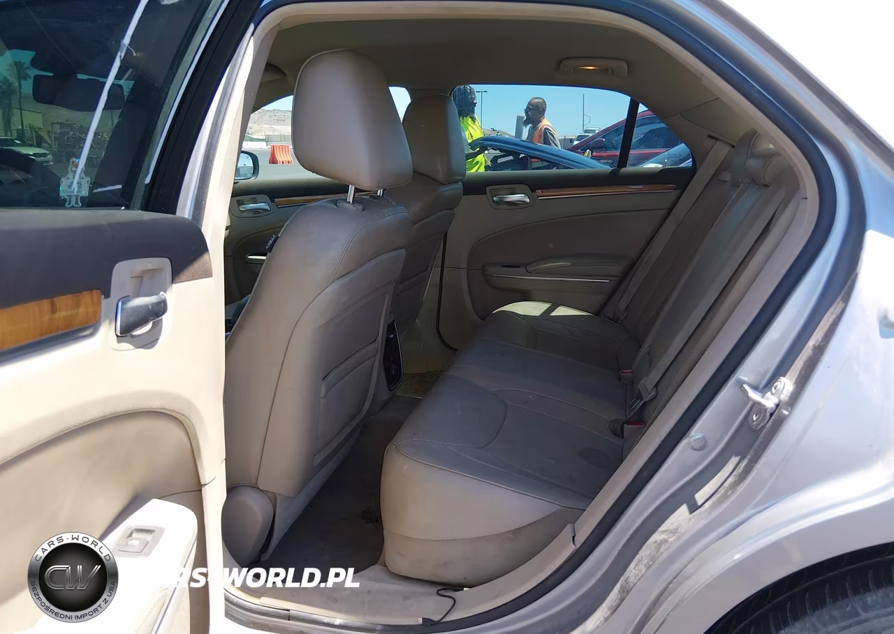 2014 Chrysler 300C Awd VIN:2C3CCAKT3EH170037 - 8