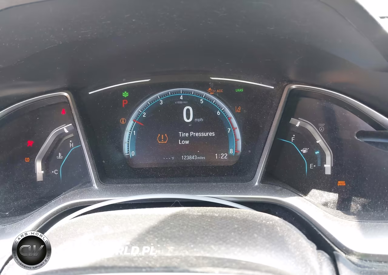 2017 Honda Civic Touring VIN:2HGFC3B93HH356868 - 7