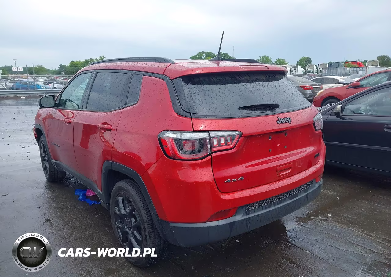 2025 Jeep Compass Latitude 4X4 VIN:3C4NJDBNXST569656 - 3