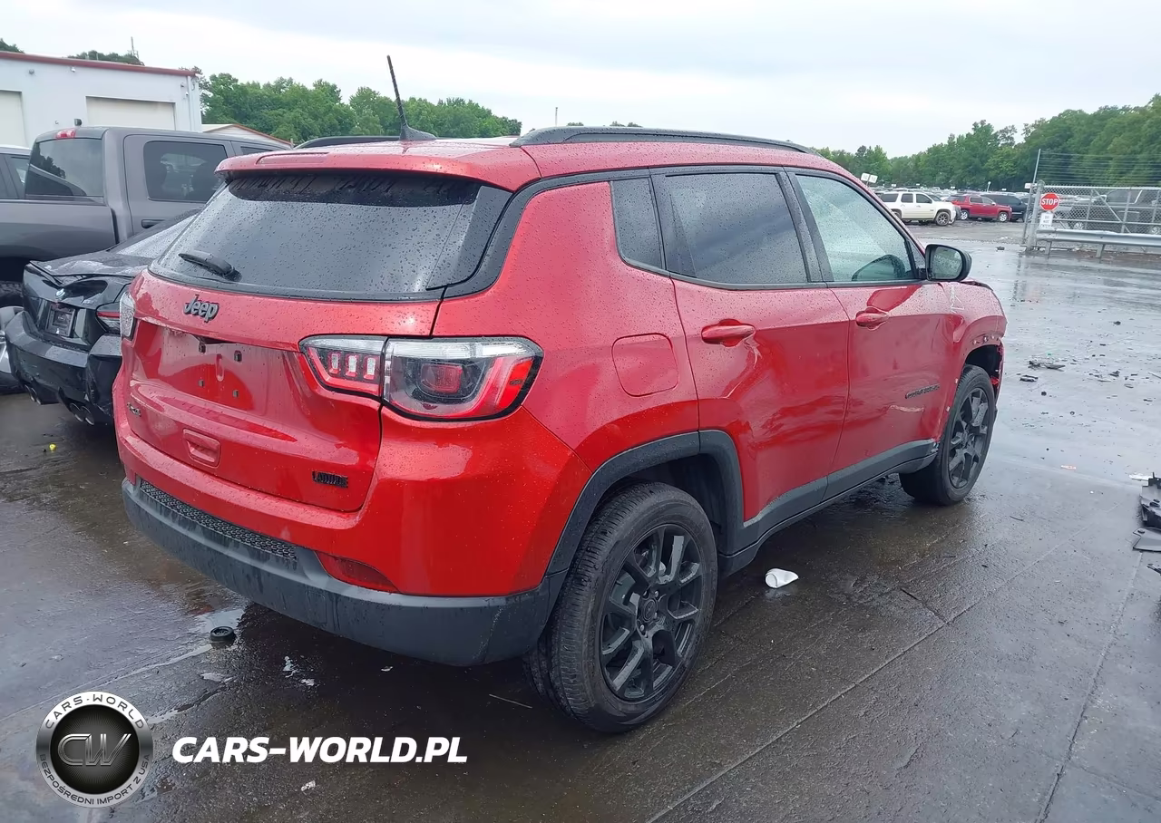 2025 Jeep Compass Latitude 4X4 VIN:3C4NJDBNXST569656 - 4