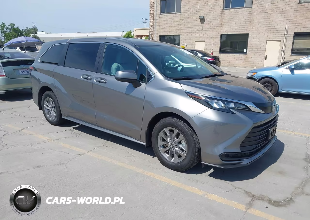 2026 Toyota Sienna Le