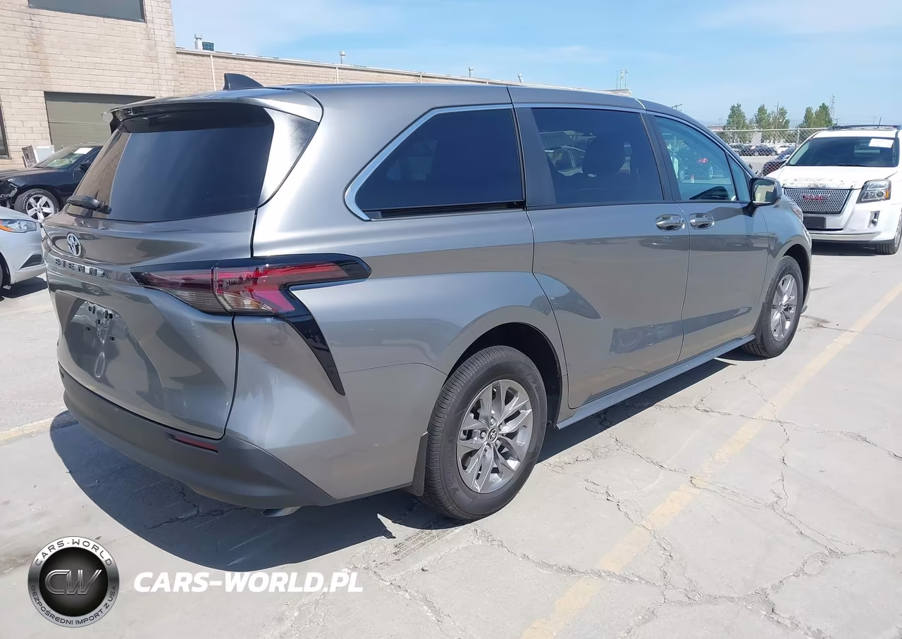 2026 Toyota Sienna Le VIN:5TDKRKECXTS301681 - 4