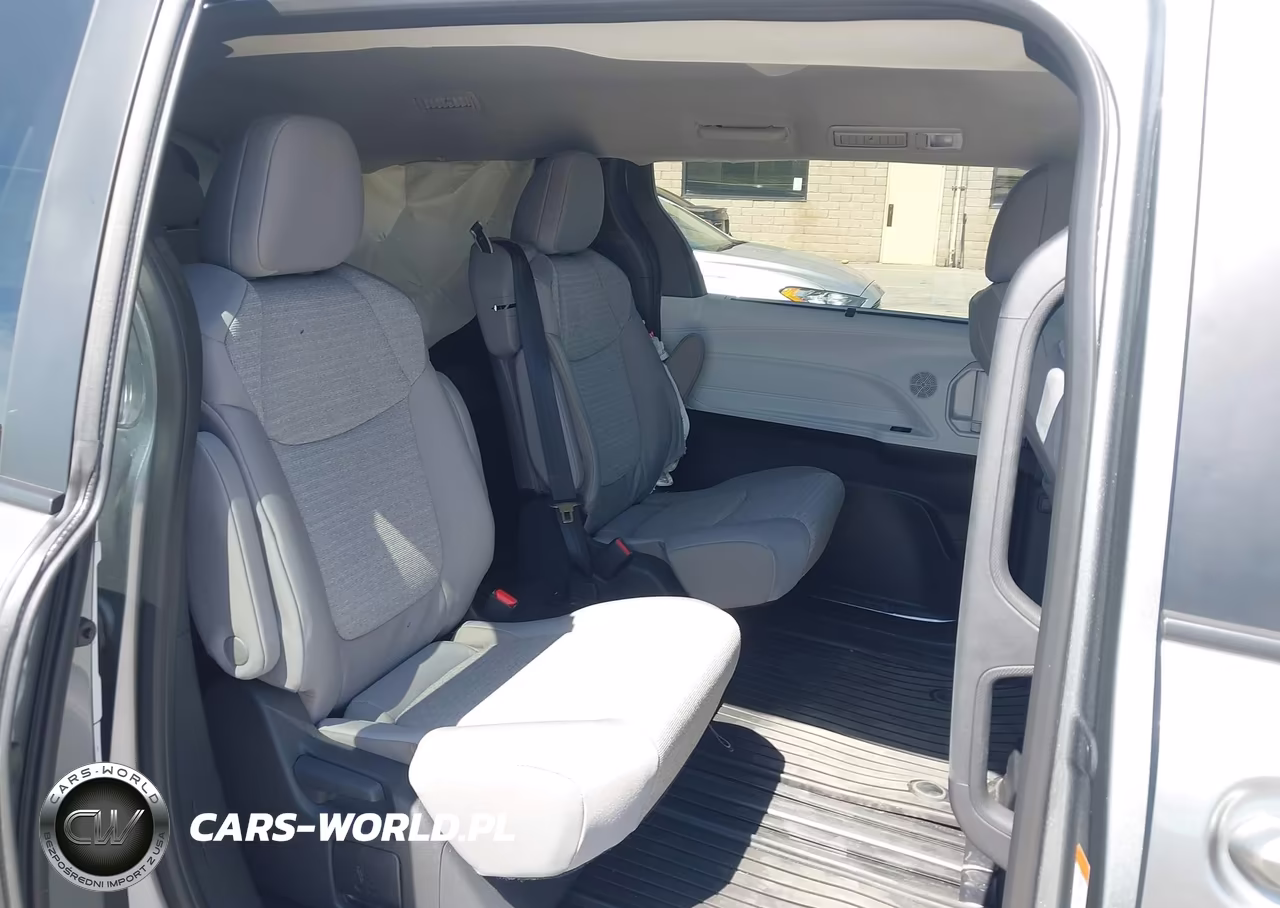 2026 Toyota Sienna Le VIN:5TDKRKECXTS301681 - 8