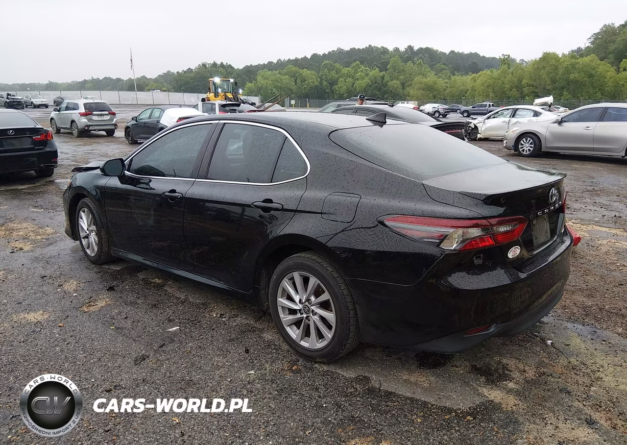 2021 Toyota Camry Le VIN:4T1C11AK0MU581378 - 3