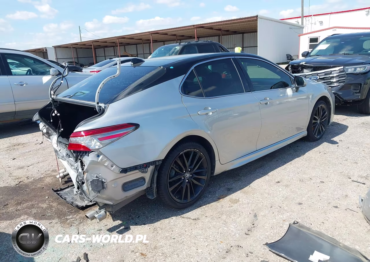 2018 Toyota Camry Xse V6 VIN:4T1BZ1HKXJU002984 - 4